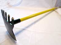 Rogue Hoe 7″ Rake 40″ Curved Handle